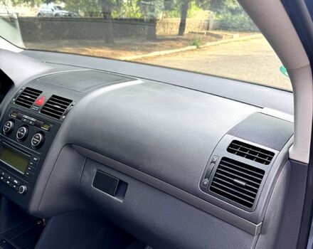 Фольксваген Туран, объемом двигателя 1.6 л и пробегом 192 тыс. км за 6300 $, фото 4 на Automoto.ua