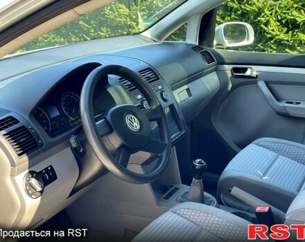 Фольксваген Туран, объемом двигателя 1.6 л и пробегом 212 тыс. км за 6000 $, фото 4 на Automoto.ua