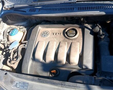 Фольксваген Туран, объемом двигателя 2 л и пробегом 300 тыс. км за 4600 $, фото 2 на Automoto.ua