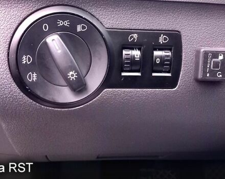 Фольксваген Туран, об'ємом двигуна 1.6 л та пробігом 279 тис. км за 5999 $, фото 4 на Automoto.ua