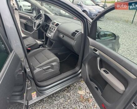 Фольксваген Туран, объемом двигателя 1.6 л и пробегом 211 тыс. км за 8200 $, фото 28 на Automoto.ua