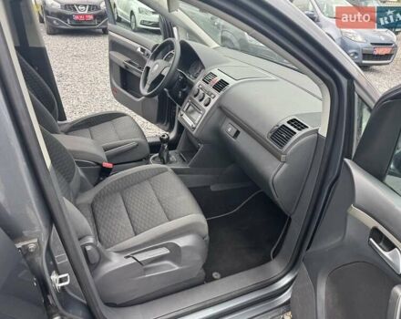 Фольксваген Туран, объемом двигателя 1.6 л и пробегом 211 тыс. км за 8200 $, фото 30 на Automoto.ua