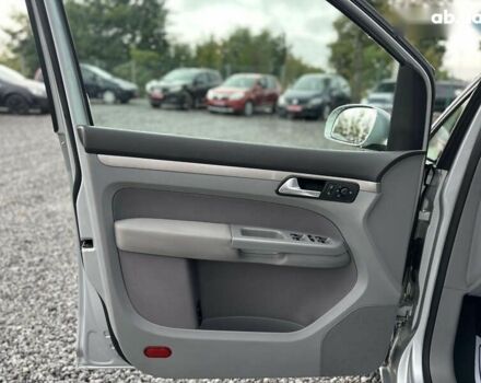 Фольксваген Туран, об'ємом двигуна 1.6 л та пробігом 228 тис. км за 8000 $, фото 22 на Automoto.ua