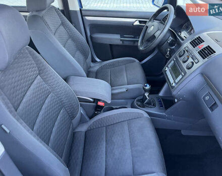 Фольксваген Туран, объемом двигателя 1.6 л и пробегом 236 тыс. км за 6900 $, фото 45 на Automoto.ua