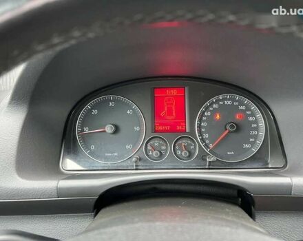 Фольксваген Туран, объемом двигателя 1.9 л и пробегом 235 тыс. км за 7999 $, фото 13 на Automoto.ua