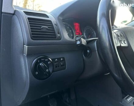 Фольксваген Туран, объемом двигателя 1.6 л и пробегом 236 тыс. км за 8200 $, фото 27 на Automoto.ua