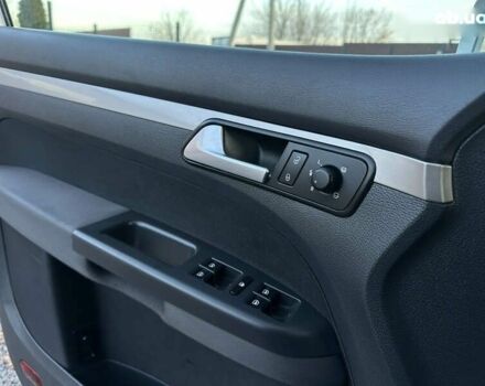 Фольксваген Туран, объемом двигателя 1.6 л и пробегом 236 тыс. км за 8200 $, фото 23 на Automoto.ua