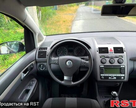 Фольксваген Туран, объемом двигателя 1.6 л и пробегом 157 тыс. км за 8700 $, фото 1 на Automoto.ua