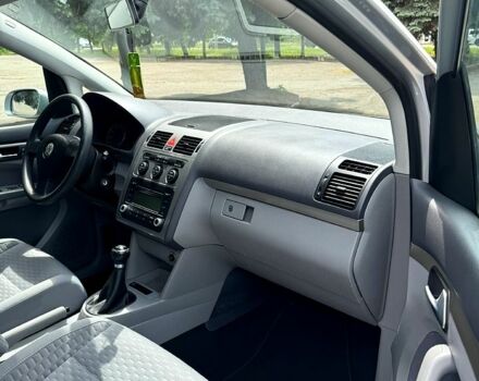 Фольксваген Туран, объемом двигателя 1.6 л и пробегом 207 тыс. км за 7400 $, фото 3 на Automoto.ua