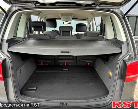 Фольксваген Туран 2013 в Вознесенске на Automoto.ua Фольксваген Туран, объемом двигателя 2 л и пробегом 179 тыс. км за 14500 $, фото 13 на Automoto.ua