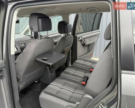 Фольксваген Туран 2013 в Вознесенске на Automoto.ua Фольксваген Туран, объемом двигателя 2 л и пробегом 179 тыс. км за 14500 $, фото 44 на Automoto.ua