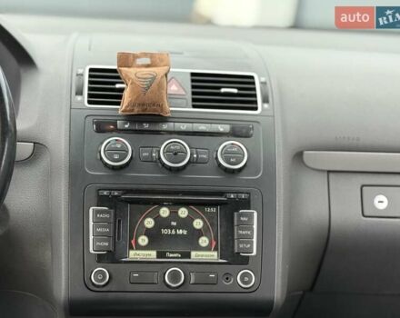 Фольксваген Туран 2013 в Вознесенске на Automoto.ua Фольксваген Туран, объемом двигателя 2 л и пробегом 179 тыс. км за 14500 $, фото 29 на Automoto.ua