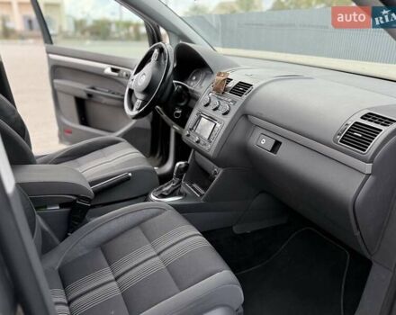 Фольксваген Туран 2013 в Вознесенске на Automoto.ua Фольксваген Туран, объемом двигателя 2 л и пробегом 179 тыс. км за 14500 $, фото 31 на Automoto.ua