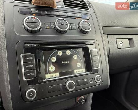 Фольксваген Туран 2013 в Вознесенске на Automoto.ua Фольксваген Туран, объемом двигателя 2 л и пробегом 179 тыс. км за 14500 $, фото 22 на Automoto.ua