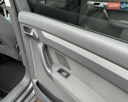 Фольксваген Туран 2013 в Вознесенске на Automoto.ua Фольксваген Туран, объемом двигателя 2 л и пробегом 179 тыс. км за 14500 $, фото 48 на Automoto.ua