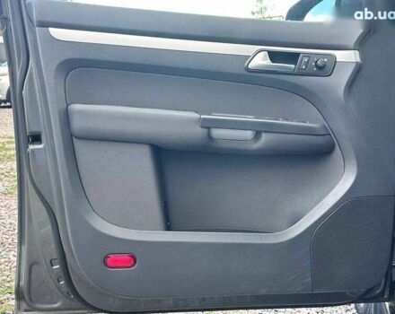 Фольксваген Туран, объемом двигателя 1.6 л и пробегом 267 тыс. км за 11200 $, фото 10 на Automoto.ua