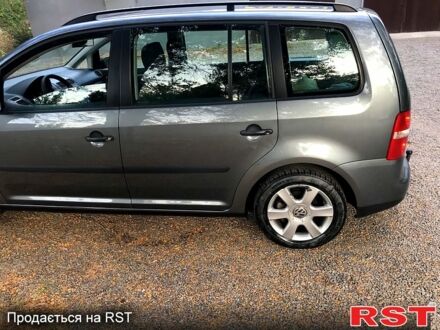 Фольксваген Туран, объемом двигателя 1.6 л и пробегом 232 тыс. км за 5800 $, фото 1 на Automoto.ua