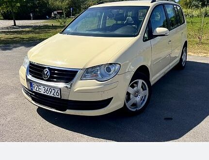 Фольксваген Туран, объемом двигателя 1.9 л и пробегом 200 тыс. км за 1500 $, фото 1 на Automoto.ua