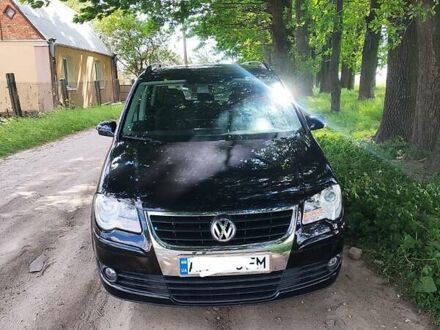 Фольксваген Туран 2007 в Житомире на Automoto.ua Фольксваген Туран, объемом двигателя 2 л и пробегом 270 тыс. км за 6650 $, фото 1 на Automoto.ua