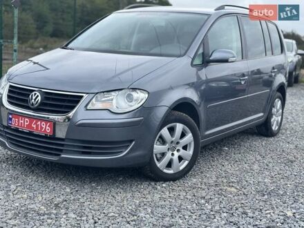 Фольксваген Туран, объемом двигателя 1.6 л и пробегом 211 тыс. км за 8200 $, фото 1 на Automoto.ua