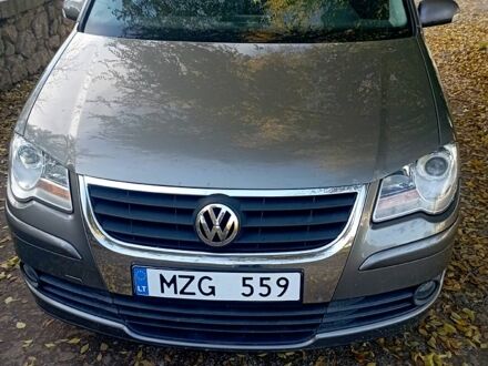 Фольксваген Туран, объемом двигателя 2 л и пробегом 382 тыс. км за 5000 $, фото 1 на Automoto.ua