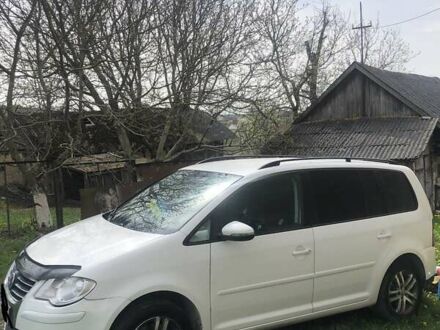 Фольксваген Туран 2010 у Тернополі на Automoto.ua Фольксваген Туран, об'ємом двигуна 1.4 л та пробігом 271 тис. км за 6300 $, фото 1 на Automoto.ua
