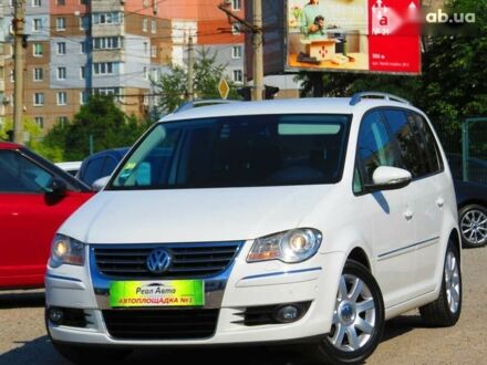 Фольксваген Туран 2010 у Кропивницькому (Кіровограді) на Automoto.ua Фольксваген Туран, об'ємом двигуна 1.4 л та пробігом 206 тис. км за 8300 $, фото 1 на Automoto.ua