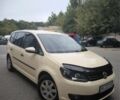 Жовтий Фольксваген Туран, об'ємом двигуна 1.6 л та пробігом 380 тис. км за 8000 $, фото 1 на Automoto.ua