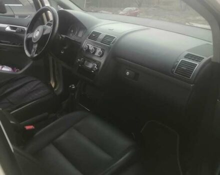 Желтый Фольксваген Туран, объемом двигателя 1.6 л и пробегом 250 тыс. км за 7000 $, фото 5 на Automoto.ua