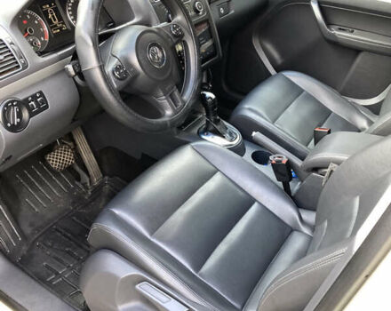 Желтый Фольксваген Туран, объемом двигателя 1.39 л и пробегом 200 тыс. км за 10000 $, фото 9 на Automoto.ua