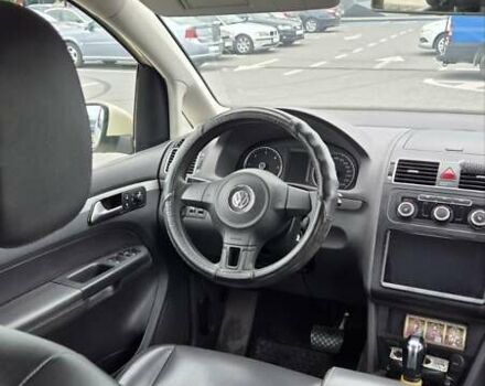 Жовтий Фольксваген Туран, об'ємом двигуна 1.6 л та пробігом 300 тис. км за 7500 $, фото 2 на Automoto.ua