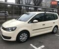 Жовтий Фольксваген Туран, об'ємом двигуна 1.6 л та пробігом 300 тис. км за 7500 $, фото 4 на Automoto.ua