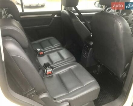 Жовтий Фольксваген Туран, об'ємом двигуна 1.6 л та пробігом 300 тис. км за 7500 $, фото 9 на Automoto.ua