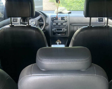 Фольксваген Туран 2013 в Чернигове на Automoto.ua Желтый Фольксваген Туран, объемом двигателя 1.6 л и пробегом 360 тыс. км за 7500 $, фото 4 на Automoto.ua