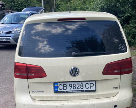 Фольксваген Туран 2013 в Чернигове на Automoto.ua Желтый Фольксваген Туран, объемом двигателя 1.6 л и пробегом 360 тыс. км за 7500 $, фото 2 на Automoto.ua