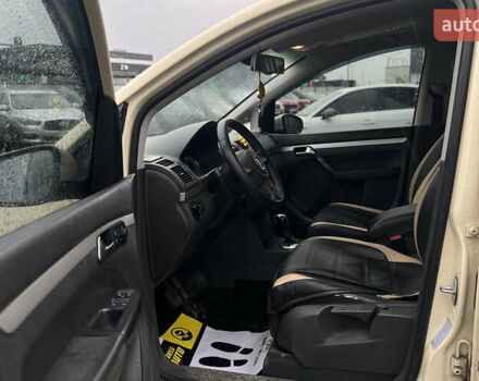 Желтый Фольксваген Туран, объемом двигателя 1.97 л и пробегом 213 тыс. км за 8990 $, фото 16 на Automoto.ua