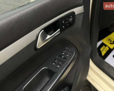 Желтый Фольксваген Туран, объемом двигателя 1.97 л и пробегом 213 тыс. км за 8990 $, фото 17 на Automoto.ua