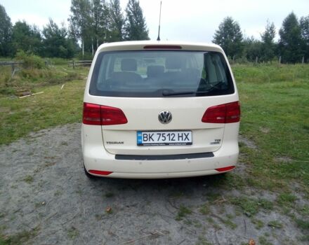 Желтый Фольксваген Туран, объемом двигателя 2 л и пробегом 380 тыс. км за 8000 $, фото 5 на Automoto.ua