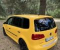 Жовтий Фольксваген Туран, об'ємом двигуна 2 л та пробігом 330 тис. км за 8500 $, фото 3 на Automoto.ua