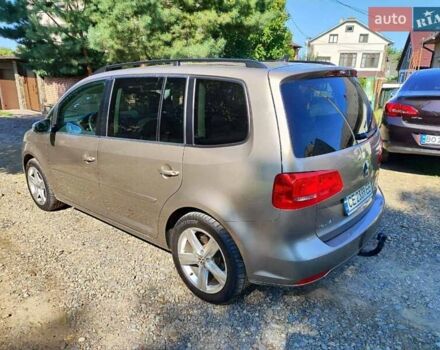 Желтый Фольксваген Туран, объемом двигателя 2 л и пробегом 214 тыс. км за 12500 $, фото 7 на Automoto.ua