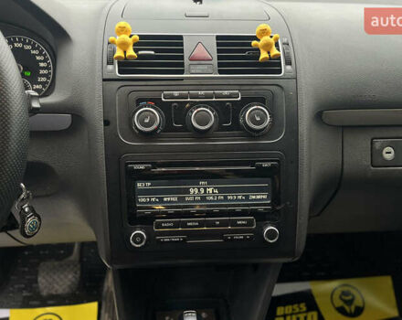 Желтый Фольксваген Туран, объемом двигателя 1.97 л и пробегом 213 тыс. км за 8990 $, фото 11 на Automoto.ua