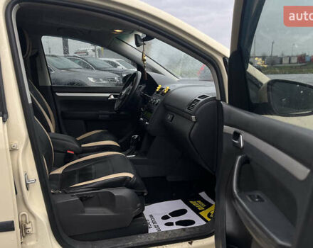 Желтый Фольксваген Туран, объемом двигателя 1.97 л и пробегом 213 тыс. км за 8990 $, фото 18 на Automoto.ua