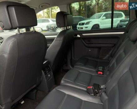 Желтый Фольксваген Туран, объемом двигателя 2 л и пробегом 262 тыс. км за 10800 $, фото 23 на Automoto.ua