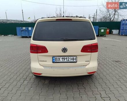 Желтый Фольксваген Туран, объемом двигателя 2 л и пробегом 300 тыс. км за 7899 $, фото 3 на Automoto.ua