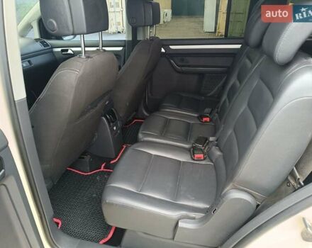 Желтый Фольксваген Туран, объемом двигателя 2 л и пробегом 300 тыс. км за 7899 $, фото 8 на Automoto.ua