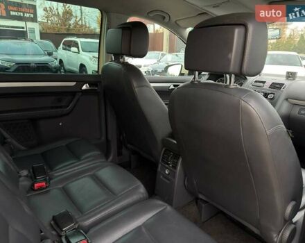 Желтый Фольксваген Туран, объемом двигателя 2 л и пробегом 262 тыс. км за 10800 $, фото 32 на Automoto.ua