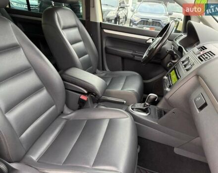 Желтый Фольксваген Туран, объемом двигателя 2 л и пробегом 262 тыс. км за 10800 $, фото 34 на Automoto.ua