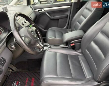 Желтый Фольксваген Туран, объемом двигателя 2 л и пробегом 262 тыс. км за 10800 $, фото 12 на Automoto.ua