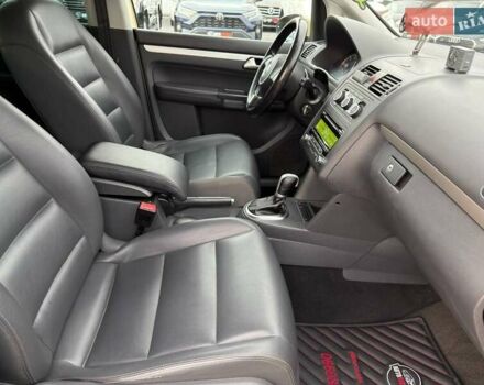 Желтый Фольксваген Туран, объемом двигателя 2 л и пробегом 262 тыс. км за 10800 $, фото 33 на Automoto.ua