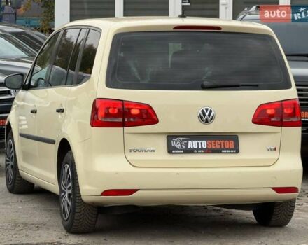 Желтый Фольксваген Туран, объемом двигателя 2 л и пробегом 262 тыс. км за 10800 $, фото 10 на Automoto.ua